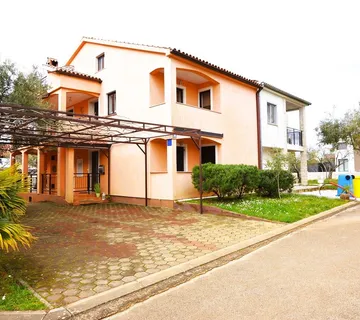 Vabriga-Dvojna Kuća Sa Četiri Apartmana Na Prodaji - Vabriga, Tar-Vabriga