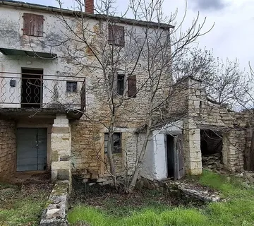 Oprtalj -Kamena Kuća Za Adaptaciju - Oprtalj, Oprtalj