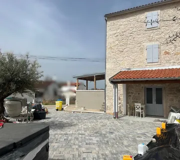 Poreč-Renovirana Kamena Kuća Na Prodaji - Poreč, Poreč