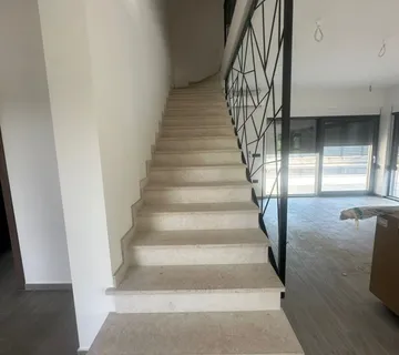 TAR-luksuzna kuća s bazenom i pogledom na more - Tar, Tar-Vabriga