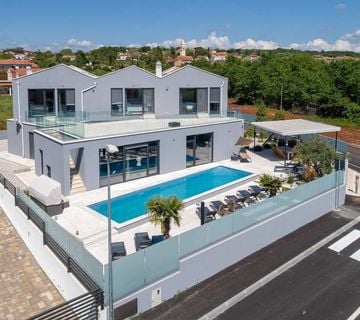 POREČ-MODERNA LUKSUZNA VILA NA PRODAJI - cover