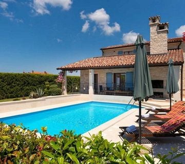 POREČ OKOLICA-ŠARMANTNA KAMENA VILA SA BAZENOM NA PRODAJI - cover