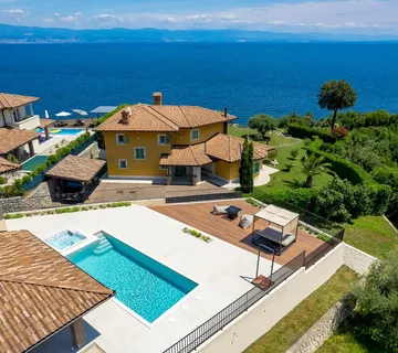 Mošćenička Draga- Vila Na Jedinstvenoj Lokaciji Na Prodaji - Mošćenička Draga, Mošćenička draga
