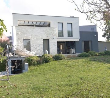 POREČ- LUKSUZNA MODERNA VILA NA PRODAJI  - cover