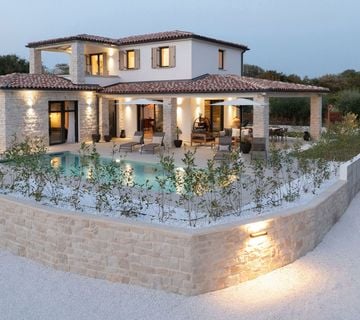 POREČ OKOLICA -EKSKLUZIVNA VILA SA BAZENOM NA PRODAJI - cover