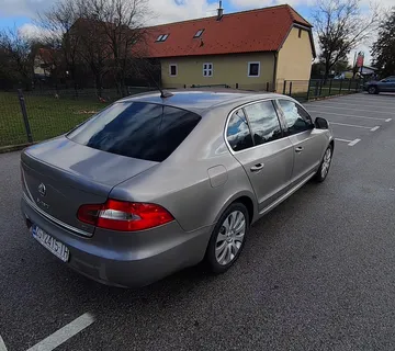 ŠKODA SUPERB 2,0 TDI 175 DSG-AUTOMATIC - cover