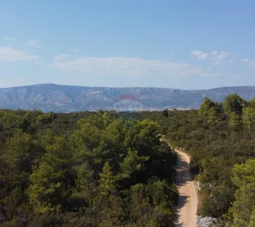 Jedinstvena prilika: građevinski teren s maslinicima na otoku Hvaru, Stari Grad, Vrbanj - cover