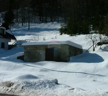 Čabar, Prezid - građevinski teren sa započetom gradnjom 996 m2 - cover