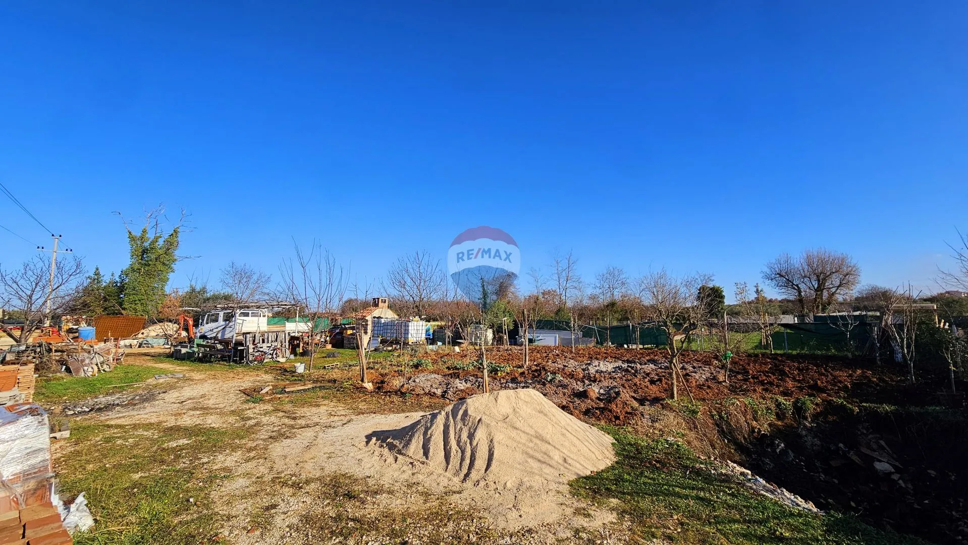 Istra, Umag - Negrađevinsko zemljište sa postoječim vodnim izvorom - cover