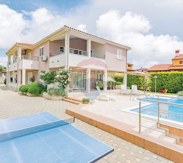 Istra, Okolica Pule, Vodnjan, velika kuća za odmor sa 4 stana - cover