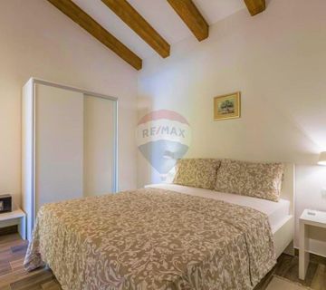Istra,Kanfanar-2km-medena prizemnica  na 880m2 okućnice - cover