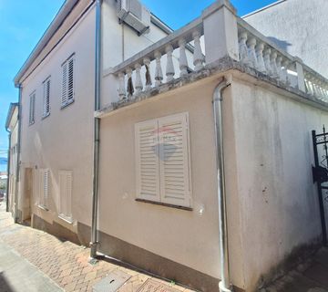 Crikvenica-dvojna kuća u srcu starog grada 80m od mora - cover