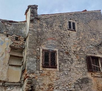 Istra, Vodnjan,stara kamena kuća za obnovu - cover