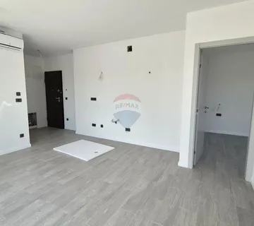 Zaprešić, Centar - trosoban stan s terasom, novogradnja - cover