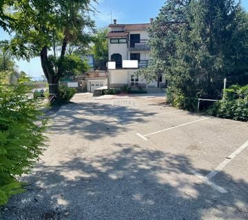 OPATIJA,MATULJI- Poslovni prostor 275 m2 sa velikim parkingom na frekventnoj lokaciji - cover