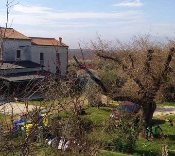 Istra, Umag - okolica, samostojeća kuća u mirnom naselju - cover