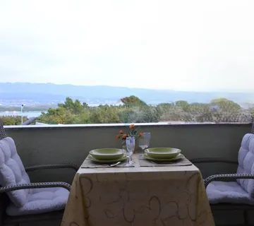 OTOK KRK-ČIŽIĆI dvoetažni apartman s vrtom - cover