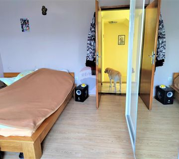 Zagreb; Markuševec - kuća sa više stanova i okućnicom - cover