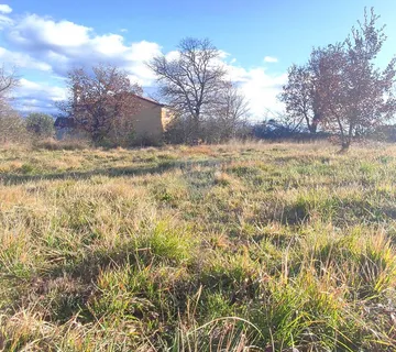 Istra, Buje, Kaštel - građevinsko zemljište stambene namjene - cover