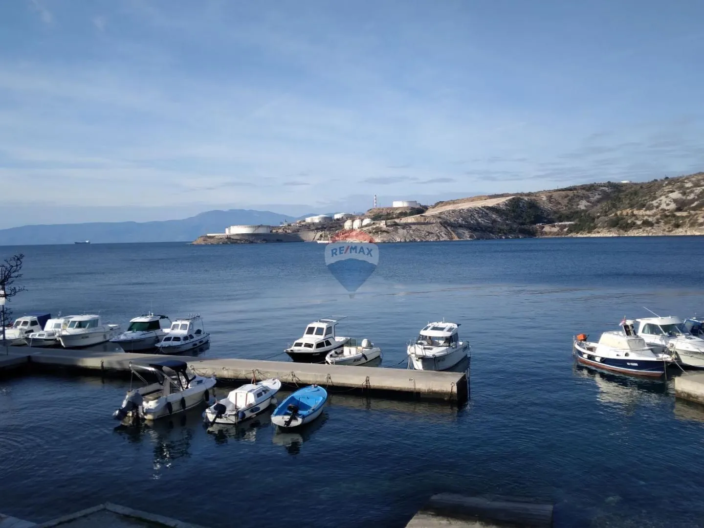 Kraljevica, garsonijera, 28 m2 uz more, top lokacija - cover