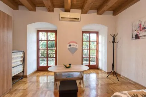 Rijeka, Mlaka - etaža s okućnicom - cover