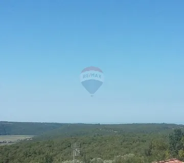 Istra, Buje, Krasica - kamena kuća u rekonstrukciji, pogled na more - cover