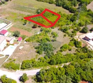 Rovinj, 8km-Šorići , 2parcele koje se drže za građevinsko - cover