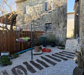 Istra, Buzet, renovirana kamena kuća - cover