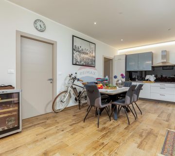 Istra, Fažana, moderna luksuzna villa 50m od mora - cover