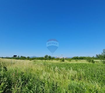 ZAPREŠIĆ, građevinsko zemljište poslovne namjene od 4240 m2 - cover