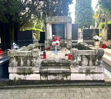 Rijeka, Trsatsko groblje, jedinstvena grobnica - cover