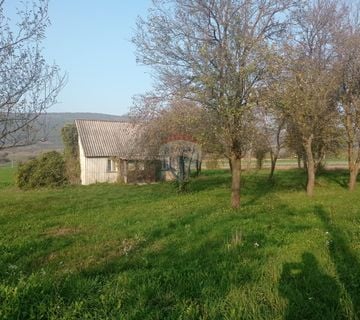 Lika,Otočac,stara kuća sa okućnicom 7650 m2 - cover