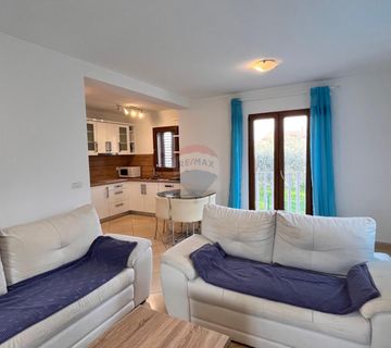 Istra, Novigrad, dvosobni stan 200 m od mora - cover