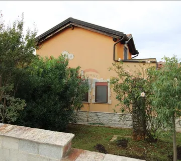 Istra, Višnjan, samostojeća kuća s okućnicom - cover