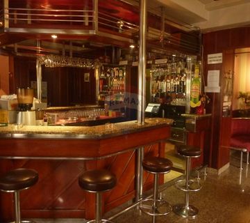 Caffe bar, poslovni prostor i stan - cover