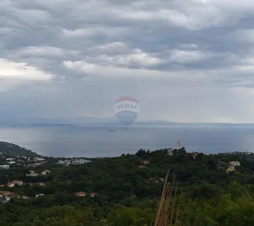 Stan s panoramskim pogledom - Rukavac - cover