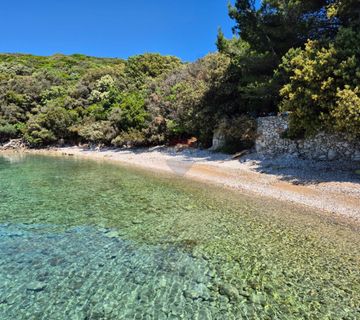 Otok Cres, Ustrine, negrađevinsko zemljište 1744m2 - cover