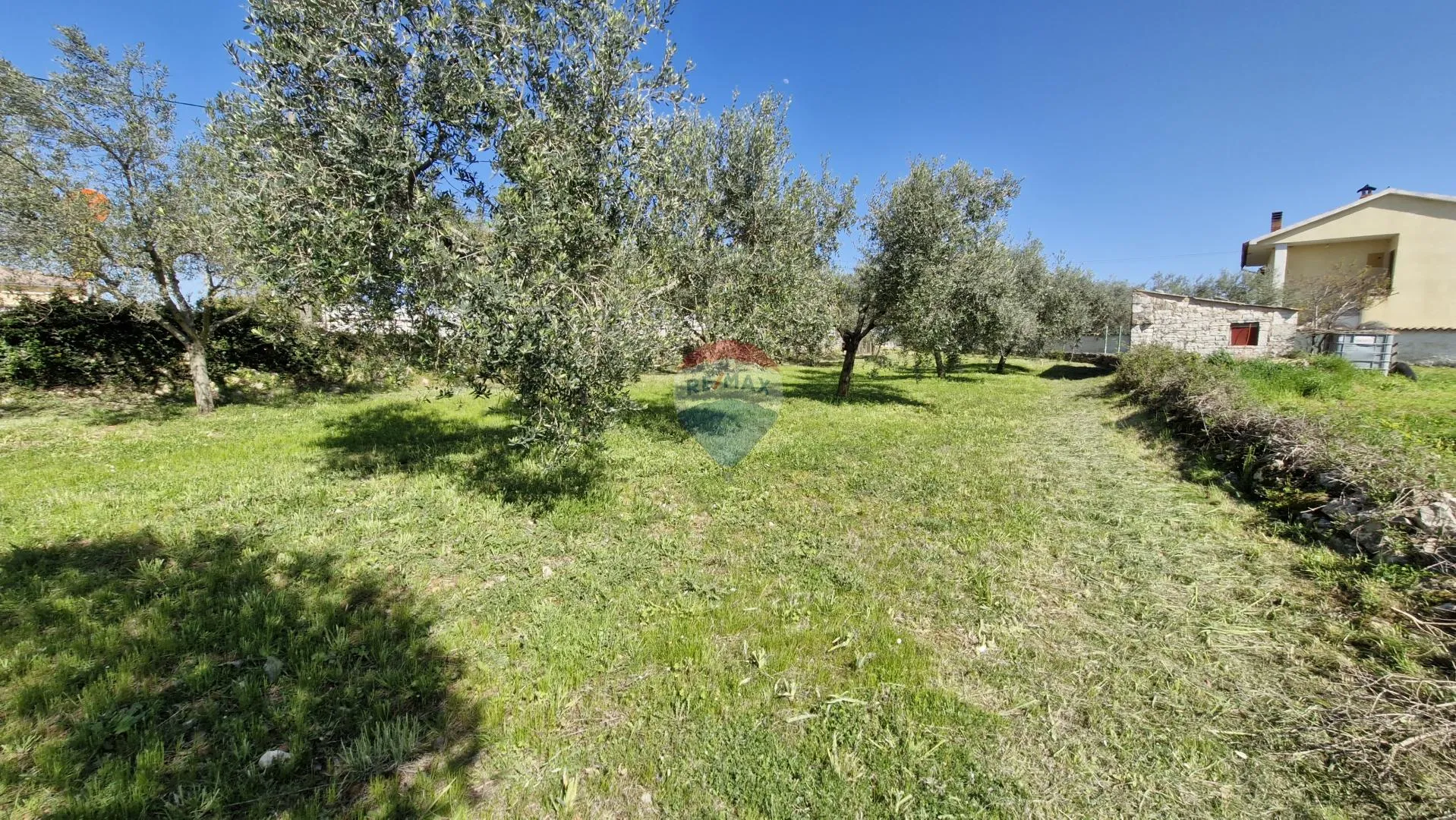 Istra, Peruški - Građevinsko zemljište blizu mora i plaža, 493 m2 - cover