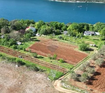 Rovinj, veliko poljoprivredno zemljište 200 metara od mora - cover