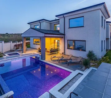 Istra, Banjole, villa s bazenom - cover