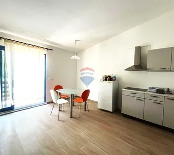 Umag, okolica - kuća sa dva stana 300 metara od mora  - cover