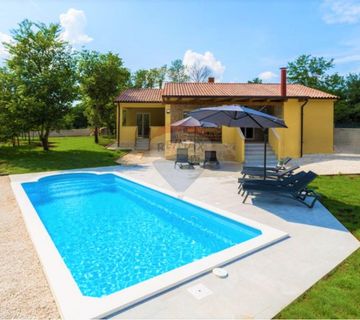 Istra,Kanfanar-2km-medena prizemnica  na 880m2 okućnice - cover