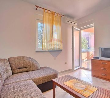 Istra, Premantura, kuća sa 13 apartmana i pogledom na more - cover