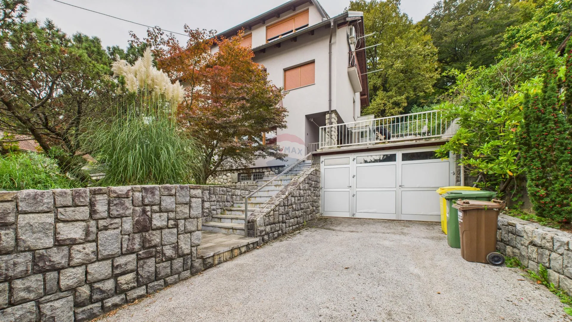 Zagreb, Mlinovi - obiteljska kuća na tri etaže na atraktivnoj lokaciji - cover