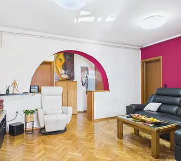 Crikvenica, Selce - rijedak trosoban stan sa  parkingom - cover