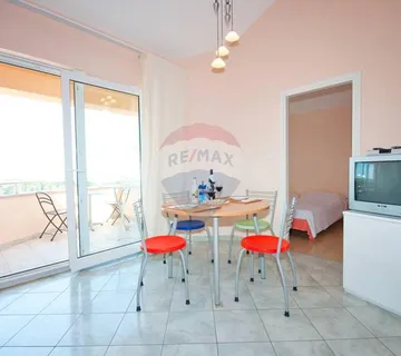 Istra, Premantura, kuća sa 13 apartmana i pogledom na more - cover