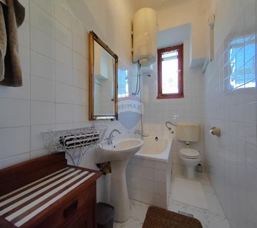 OTOK KRK,ŠILO-adaptirana kamena kuća, prvi red do mora - cover