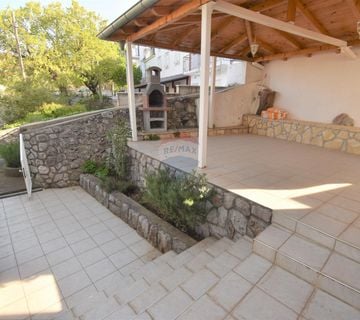 Klenovica, stan 3SB+DB, terasa, 40m od mora i plaže - cover