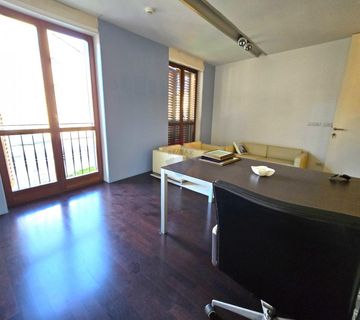 Rovinj,u naravi 2 spojena stana u centru,1.kat - cover