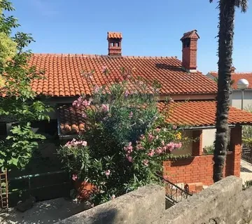 OPATIJA - Samostojeća kuća sa pogledom - cover